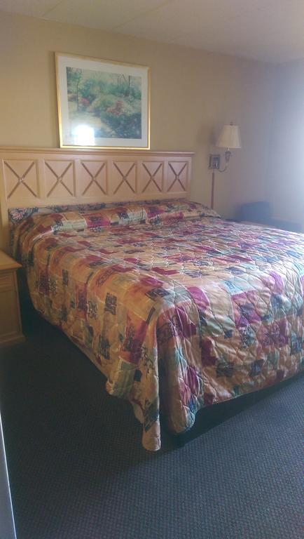 Days Inn & Suites By Wyndham Caseyville Dış mekan fotoğraf