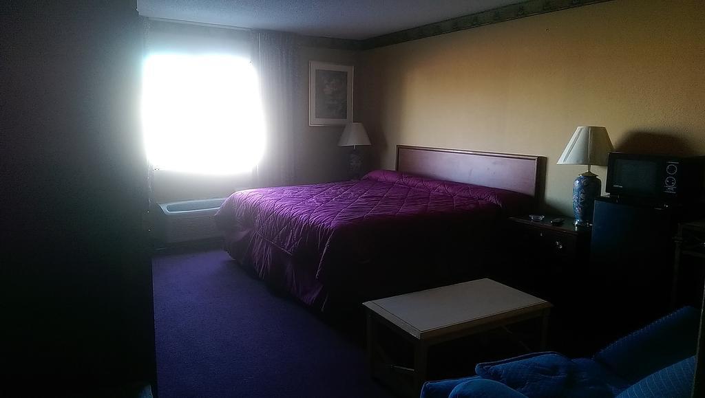 Days Inn & Suites By Wyndham Caseyville Oda fotoğraf